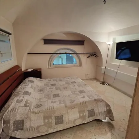 Stanza Campori 3* Modena