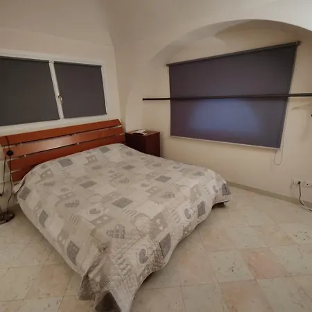 Stanza Campori Guest house *